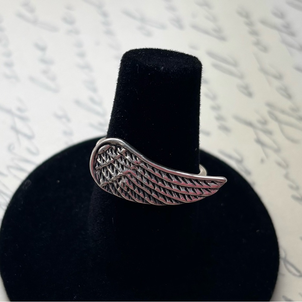 Sweet 925 Sterling Silver Angel Wing Ring size 6.75